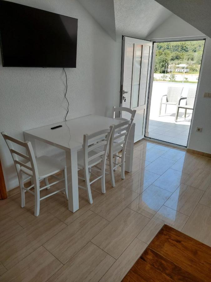 Apartman Vucemil 오레비츠 외부 사진